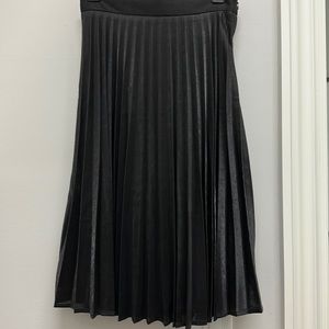 Le Lis black pleated skirt